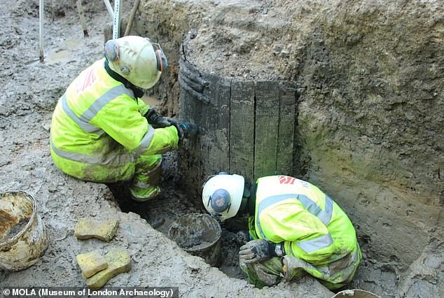 В центре Лондона нашли древнеримскую погребальную кровать