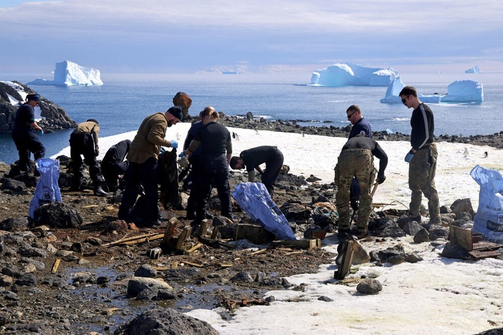 Пингвины одобряют: моряки вывезли из  Антарктиды 3 тонны мусорa