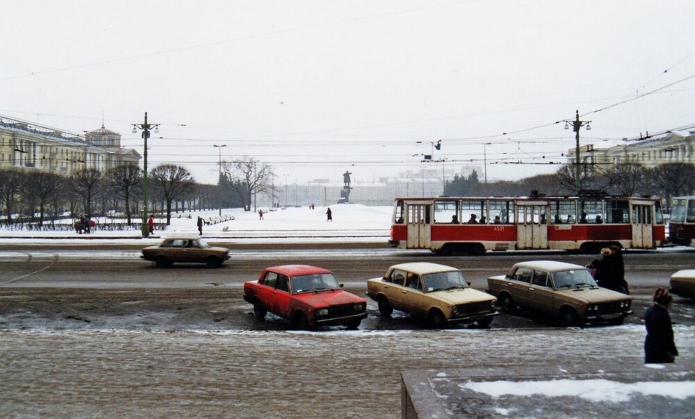 Площадь Ленина. Ленинград, 1990 год.