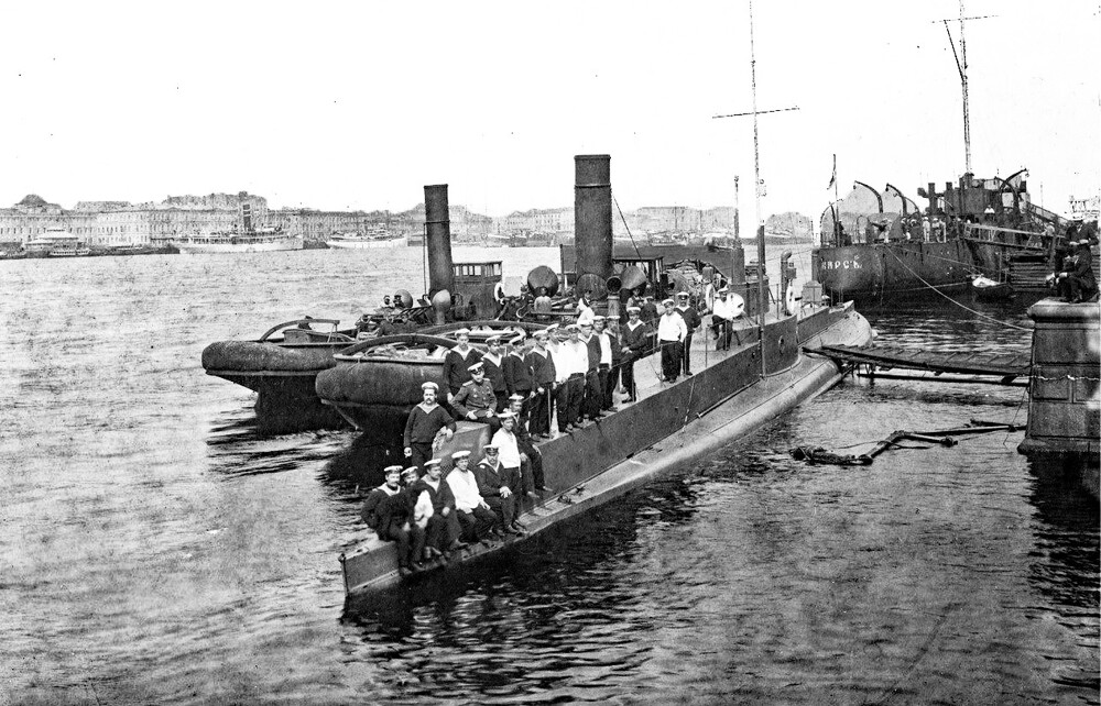 Подводная лодка Дракон у Нового Адмиралтейства