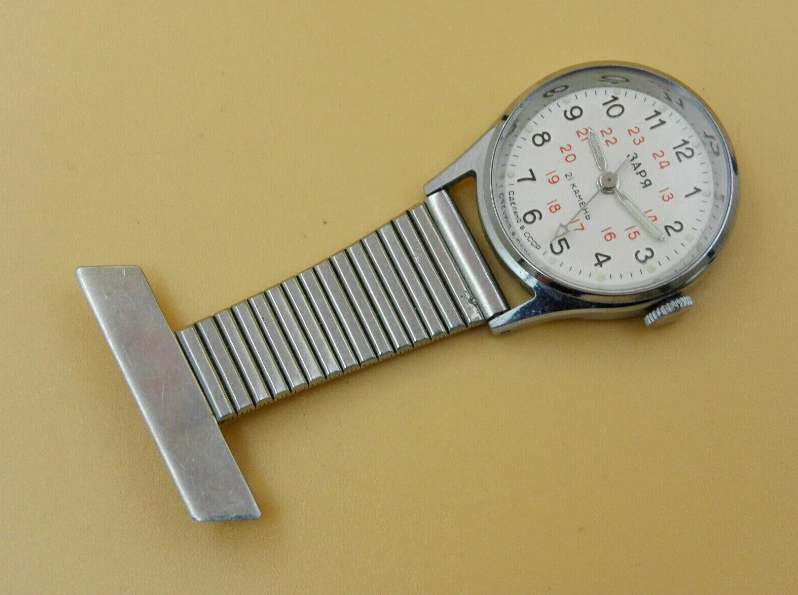 Эти часы сделаны специально для врачей. Что за странный вид?