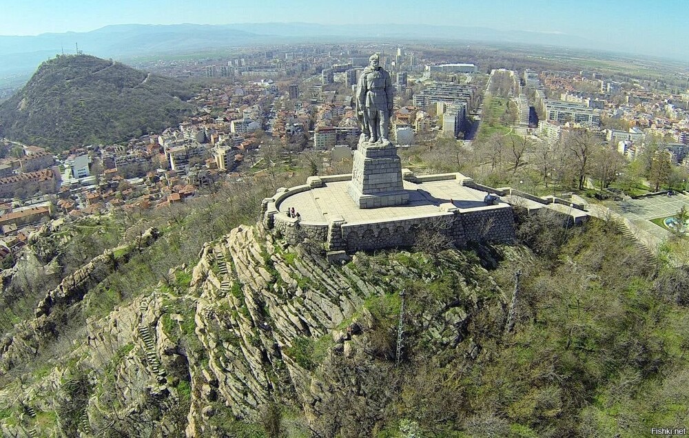 «Алёша» — памятник советскому солдату-освободителю, в болгарском городе Пловд...
