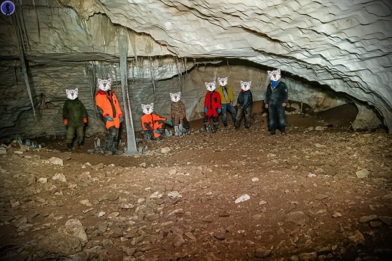 Подземная красота: большая покрытая льдами пещера "Стерегущее копьё"