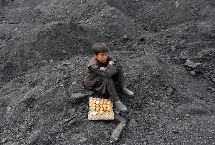 9. Мальчик продаёт яйца, Афганистан