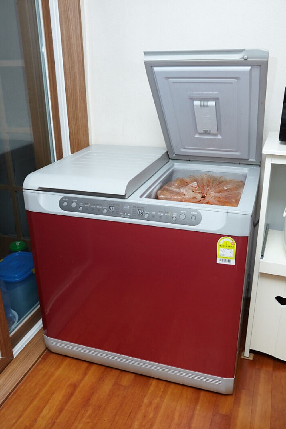 10. Более 98% корейских семей имеют дома специальный холодильник для кимчи