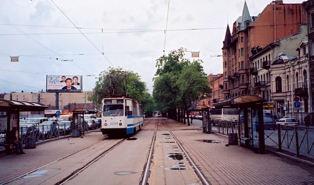 Трамвай 10 маршрута на Лиговском проспекте. 