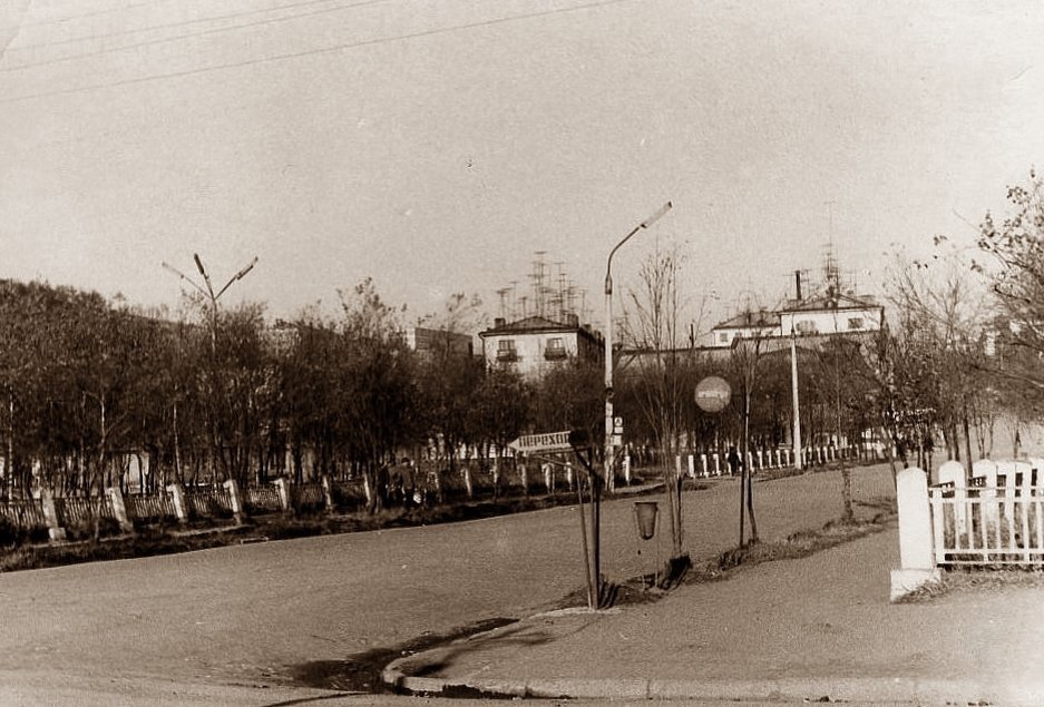 Корсаков, Сахалинская область. Комсомольская площадь. 1971 год.