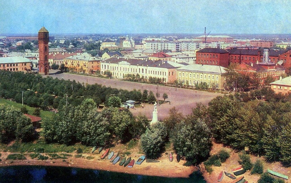 Старая Русса, Новгородская область. Площадь Революции. 1968 год.