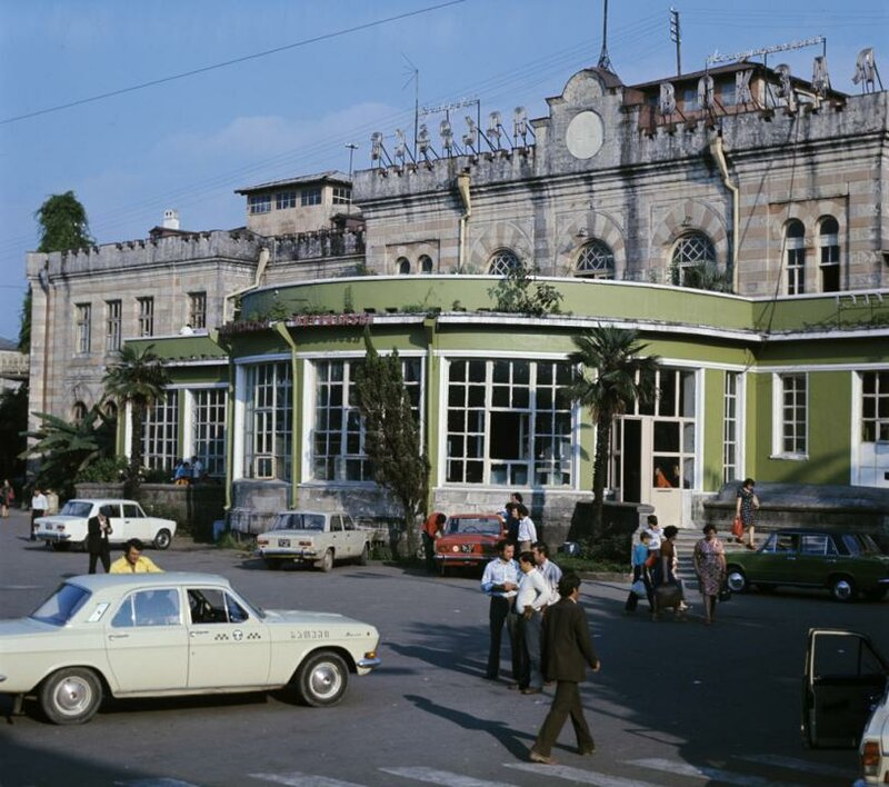Батуми,  железнодорожный вокзал, 1980 год.