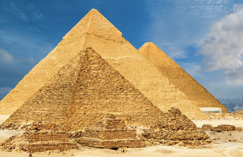17. Координаты пирамиды Хеопса и значение скорости света имеют одинаковый порядок цифр