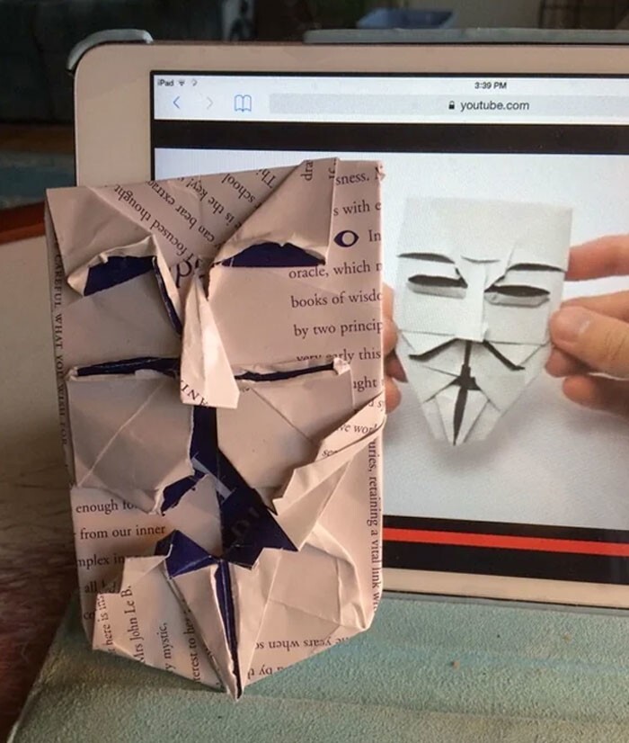 6. Неудачная попытка сделать оригами-маску Гая Фокса