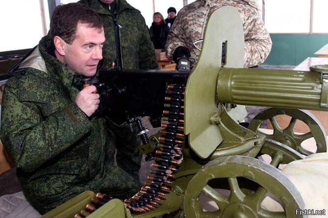 В правительстве Германии сообщили, что принимают к сведению посты Медведева
