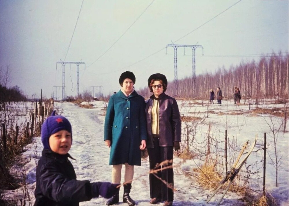 Интересные фотографии времен СССР от Юганск за 21 февраля 2024