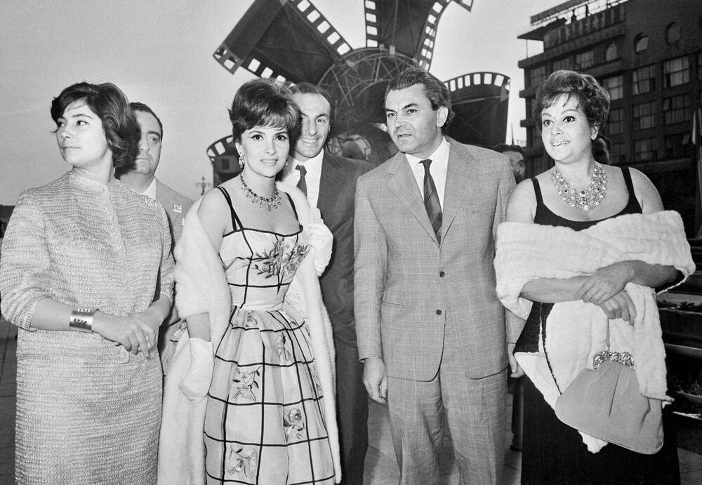 Татьяна Самойлова, Джина Лоллобриджида, Сергей Бондарчук и Мариса Мерлини на II Московском международном кинофестивале, 1961 год.
