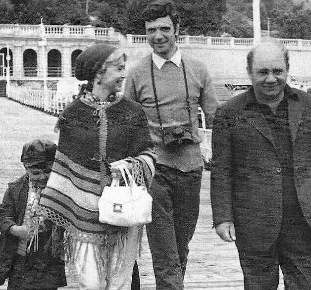 Семья Лазаревых и Евгений Леонов, 1972 год.