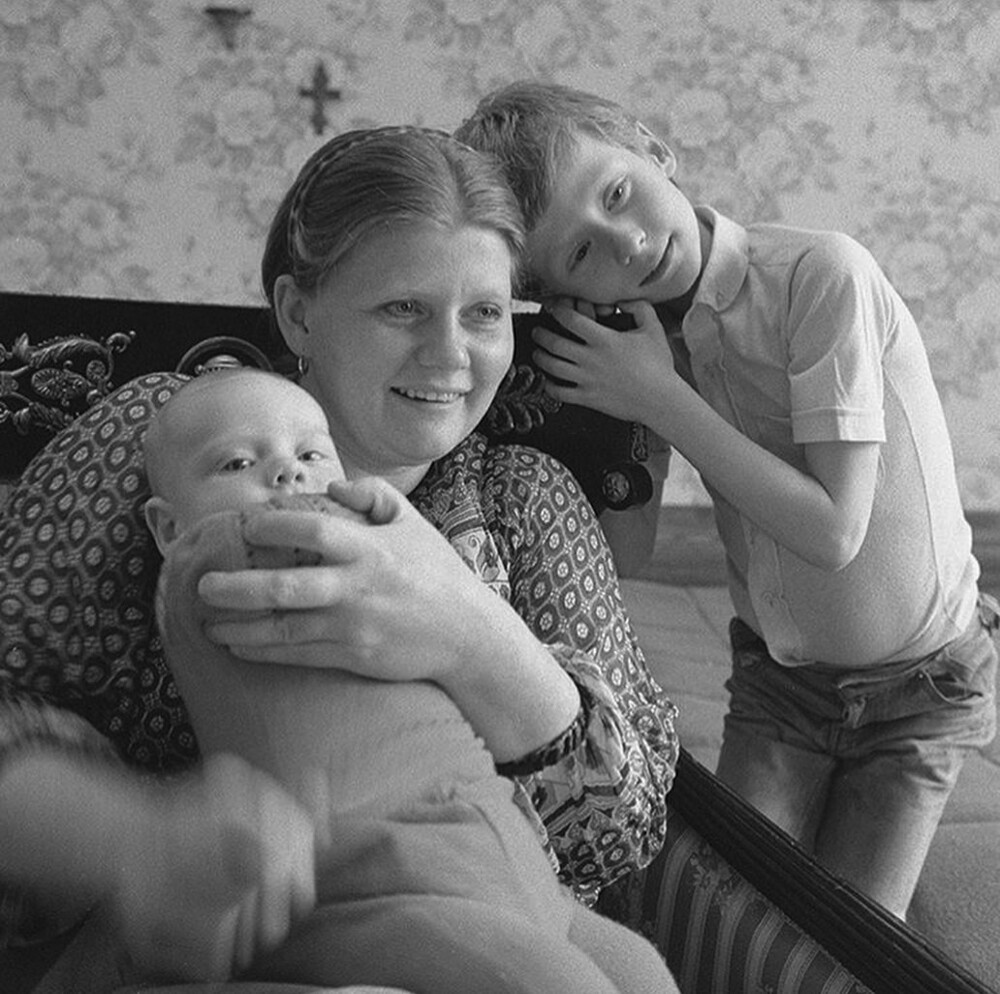 Ирина Муравьева с сыновьями Женей и Даниилом. Сентябрь 1983 года