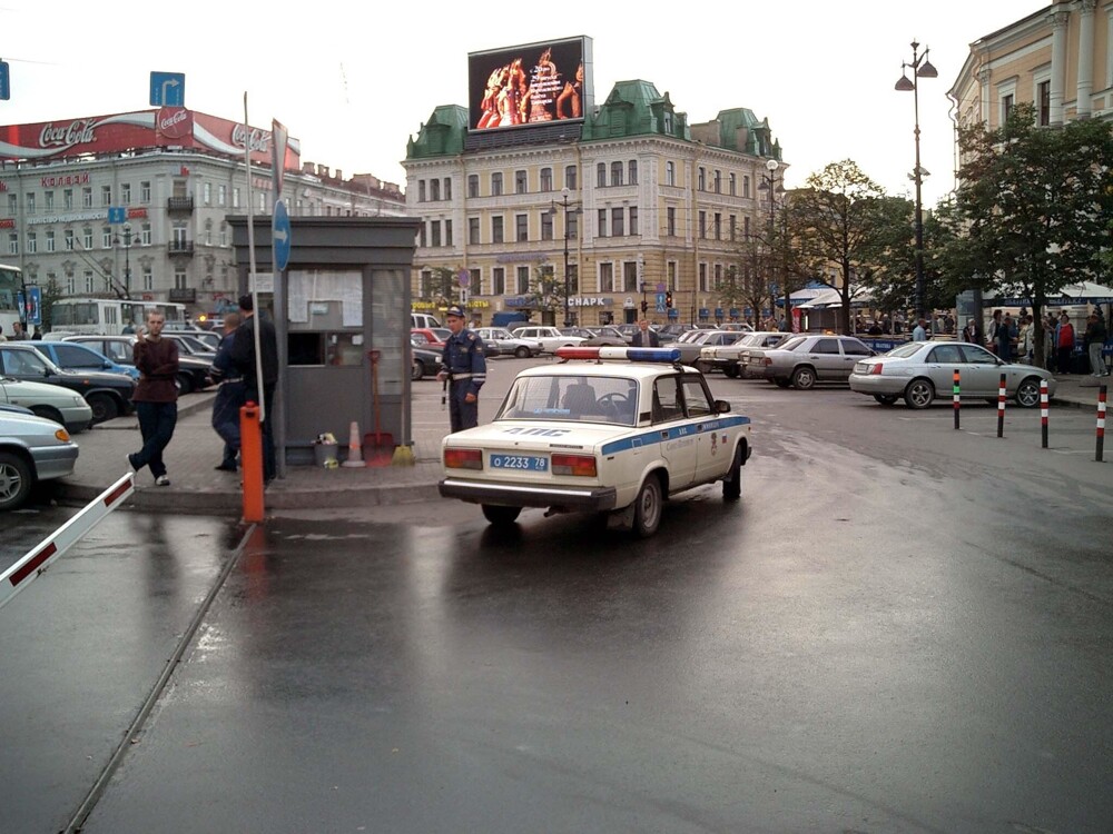 ДПС  бдит около Московского вокзала.