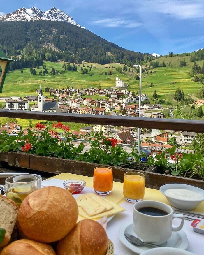 24. Завтрак в Швейцарии