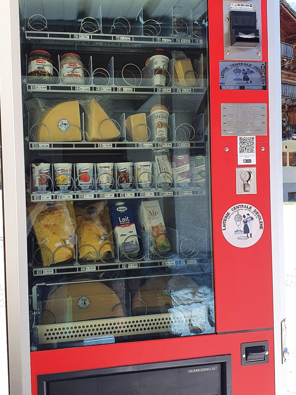 23. Торговый автомат с сыром
