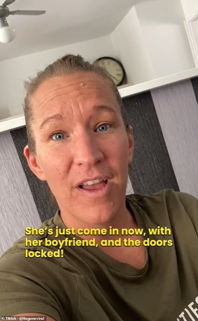 Дядя распилил дверь, когда племянница закрылась в своей комнате с парнем