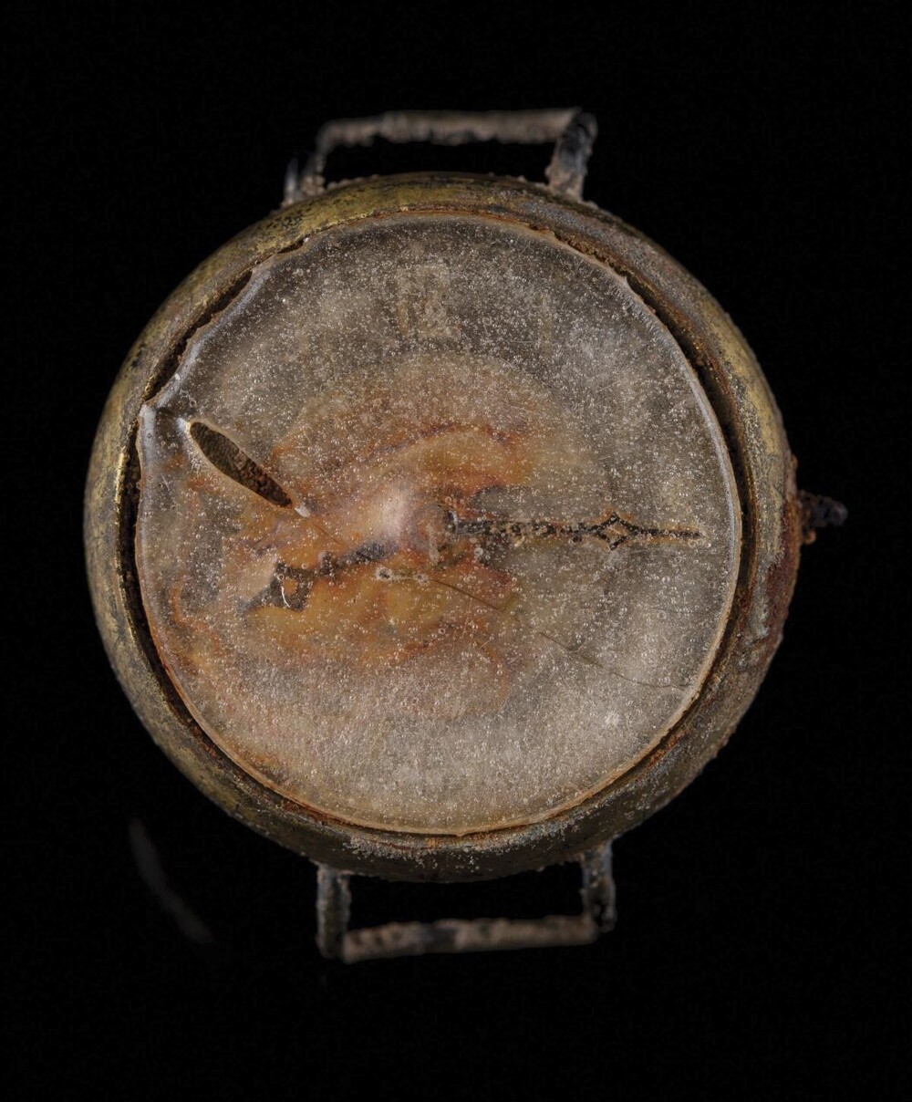 Расплавленные часы из Хиросимы обрели нового владельца