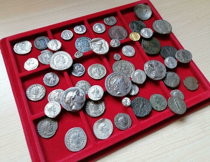 14. «Я коллекционирую монеты, очень старые монеты»