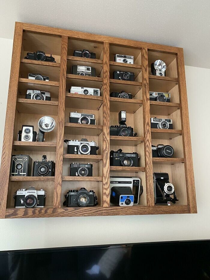 22. «Несколько фотоаппаратов из моей коллекции, насчитывающей более 130 экземпляров»