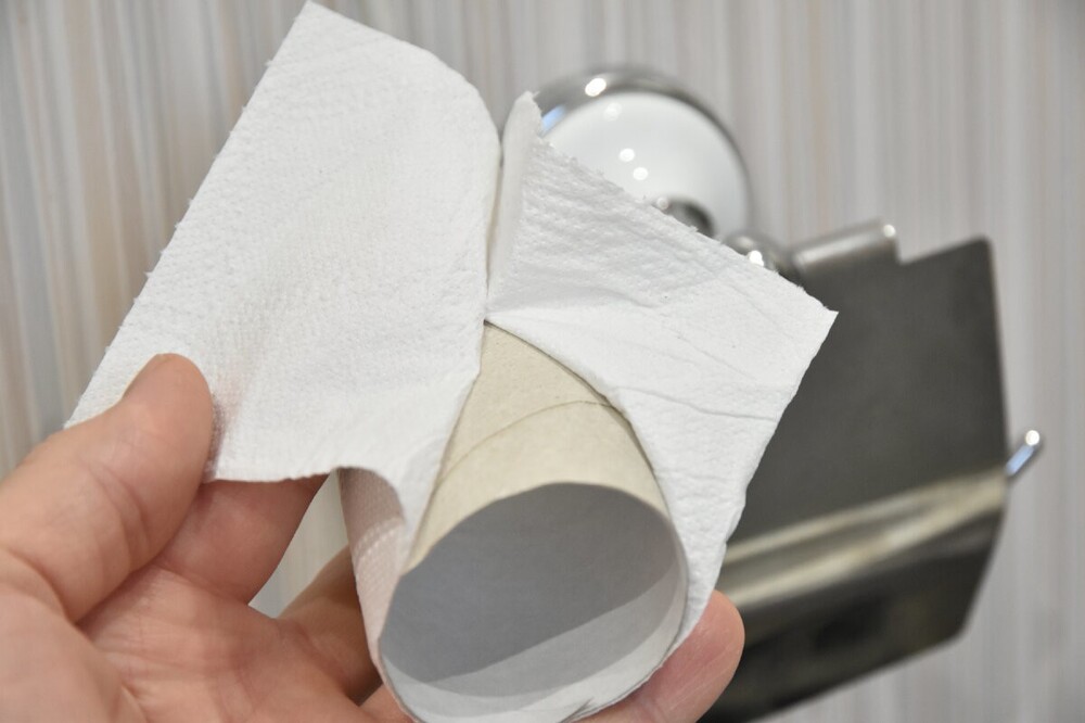 Как одна женщина наказала завод на 1 млн долларов из-за 3 листочков туалетной бумаги