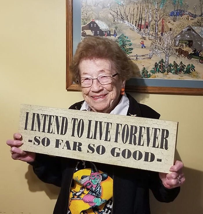 9. «Моей бабушке 105 лет. "Я собираюсь жить вечно. Пока что всё идёт хорошо"»