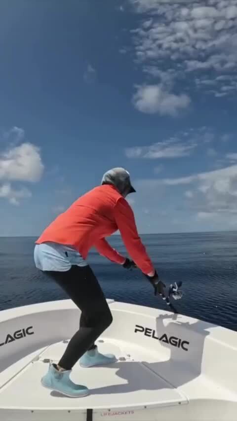 Только девушек с собой на рыбалку не берем 