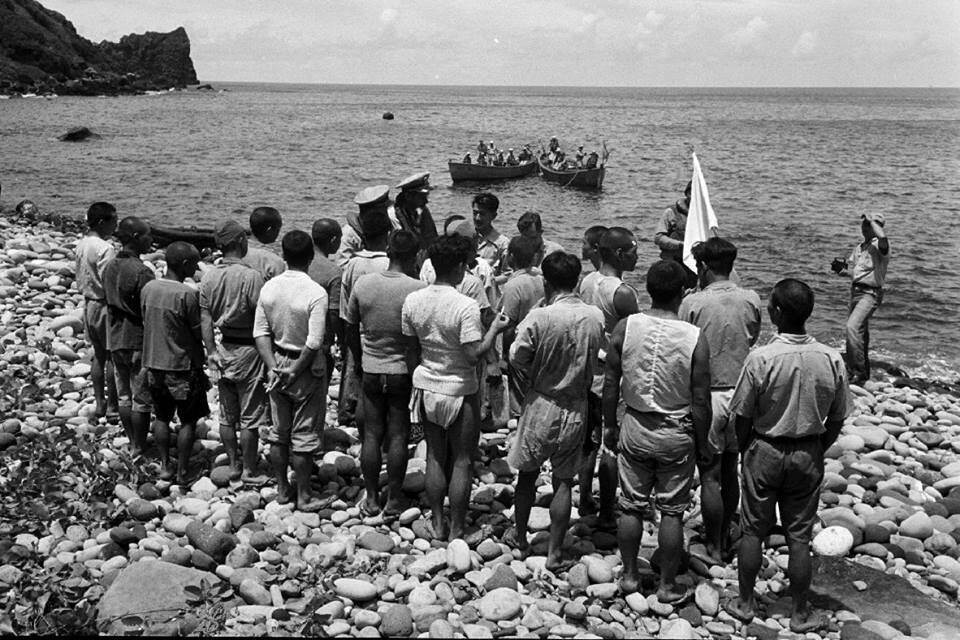 Поразительная история японки, застрявшей на острове с 32 мужчинами