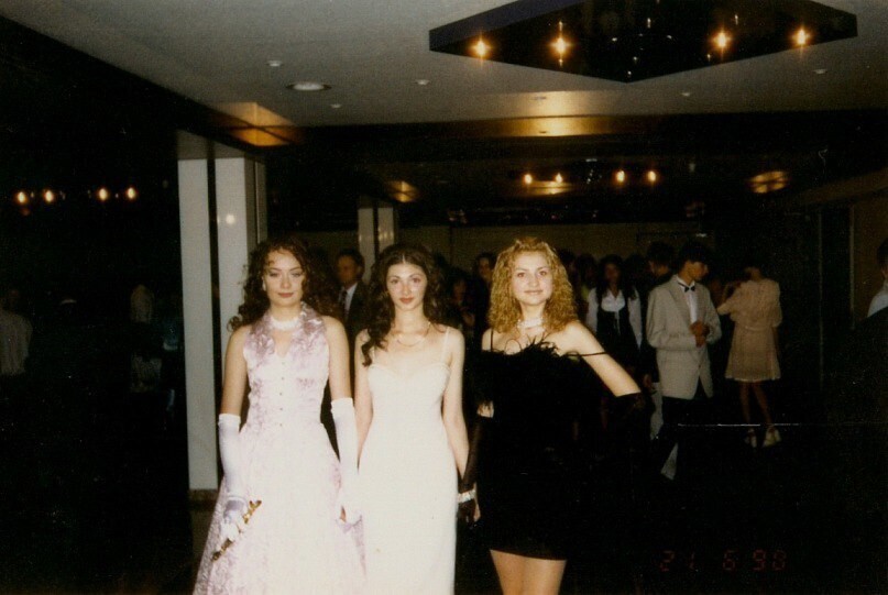 Выпускницы, 1990-е годы.