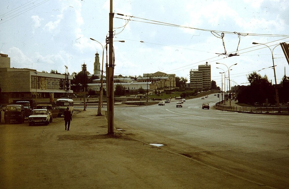 Екатеринбург. Начало улицы Свердлова, 1992 год.