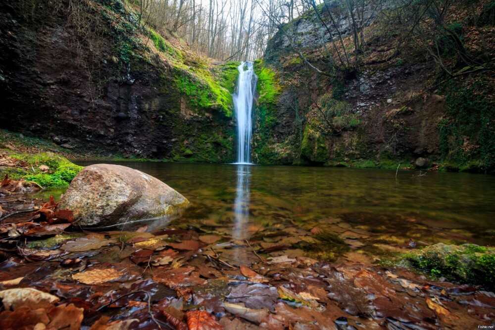 Маленький водопад