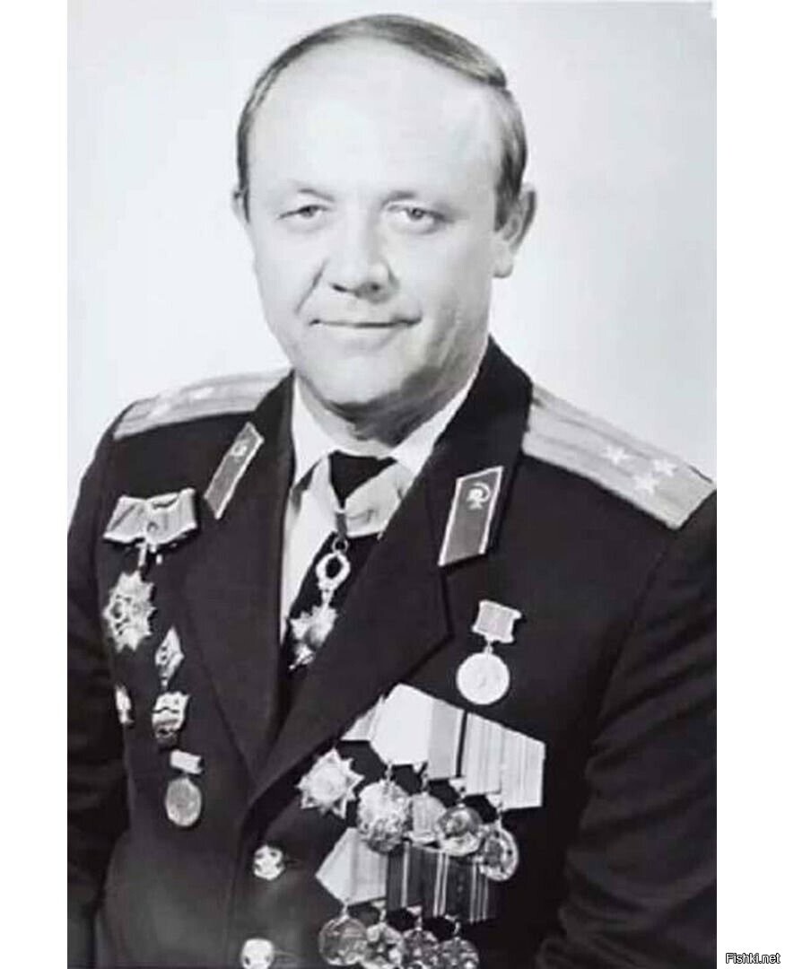 Юрий Александрович Сенкевич родился 4 марта 1937 года в Монголии