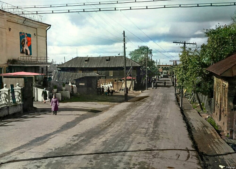 фото моего города примерно 1960 год ,что за фильм на афише кто знает 