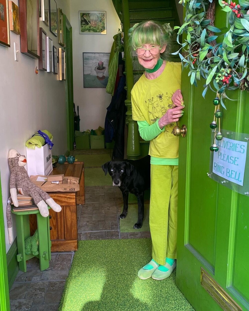 83-летняя американка обожает зелёный цвет и всё, что с ним связано