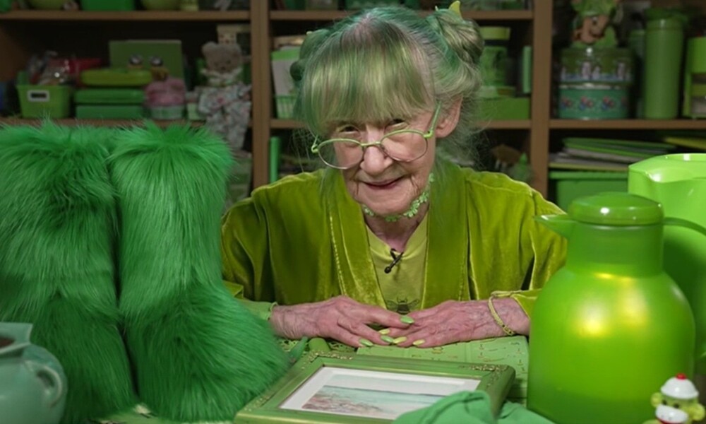83-летняя американка обожает зелёный цвет и всё, что с ним связано