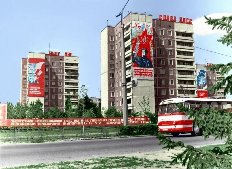 Интересные фотографии времен СССР от Юганск за 07 марта 2024