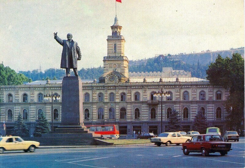 Интересные фотографии времен СССР от Юганск за 08 марта 2024