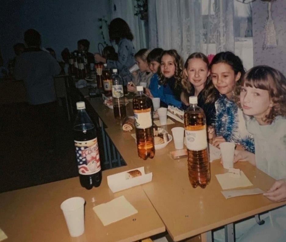 Чаепитие в классе, начало 2000-х. 