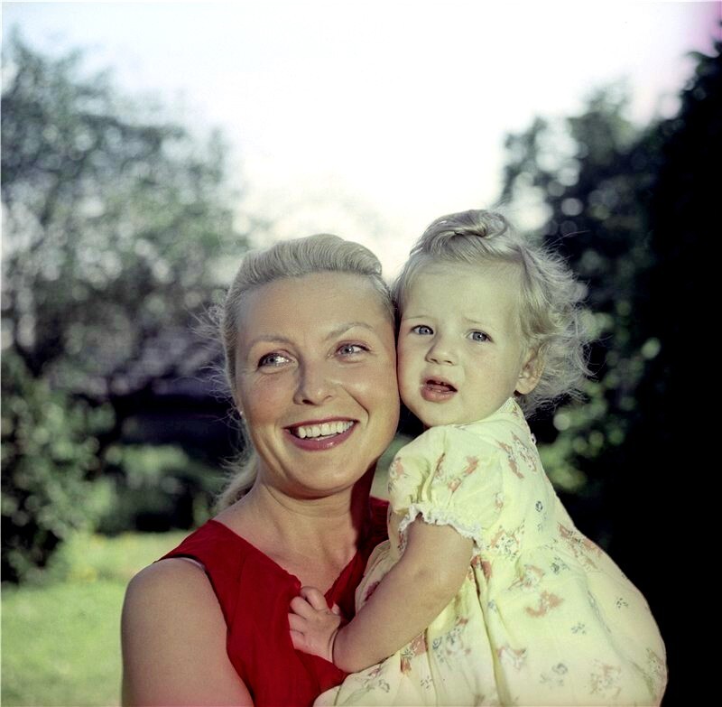 Вия Артмане с дочерью Кристианой