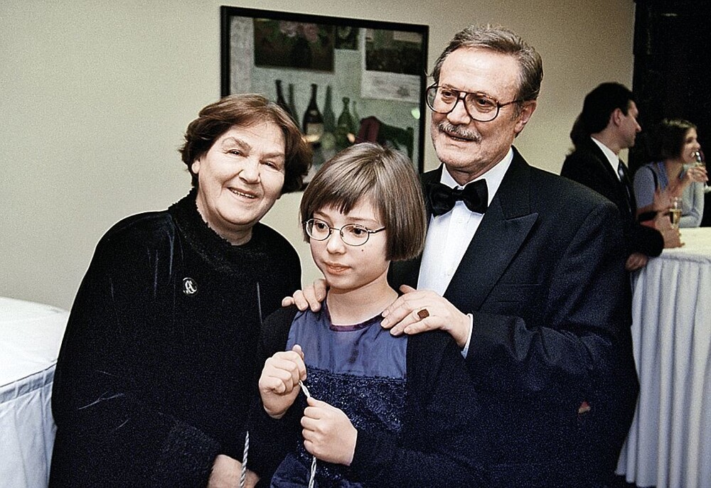 Юрий Соломин с супругой Ольгой Николаевной и внучкой Александрой