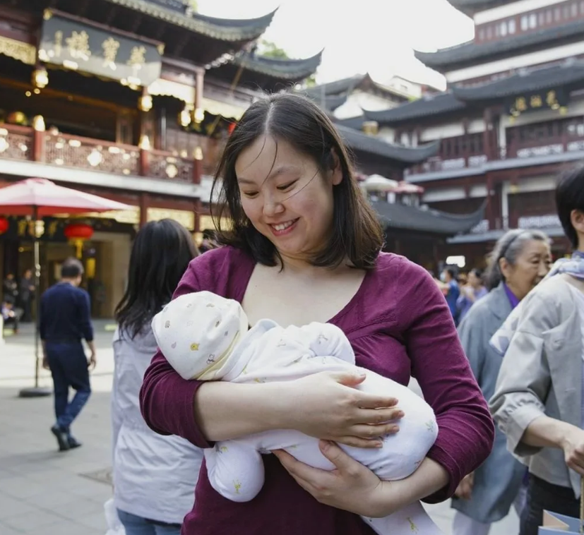 Женщины в Китае перестали кормить грудью