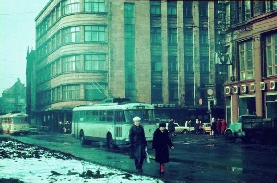 Рига, Латвийская ССР. Улица Ленина (ныне ул. Калькю), 02.1982 года.