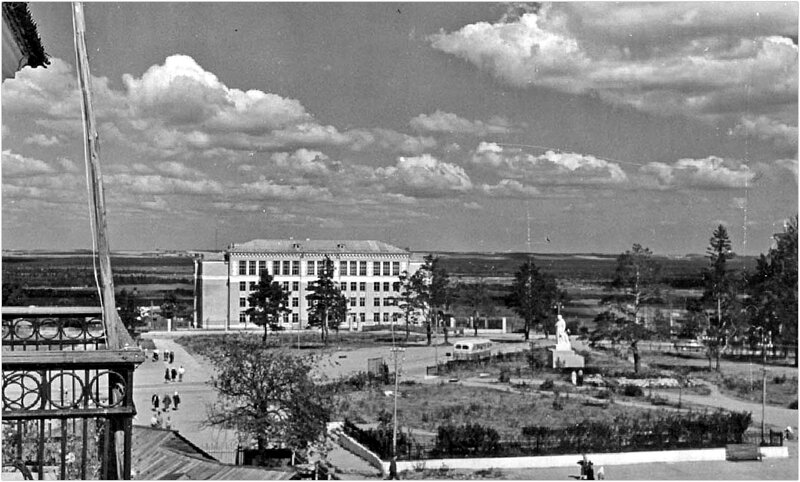 Кирово-Чепецк, Кировская область. Средняя школа № 4. 1950-е годы.