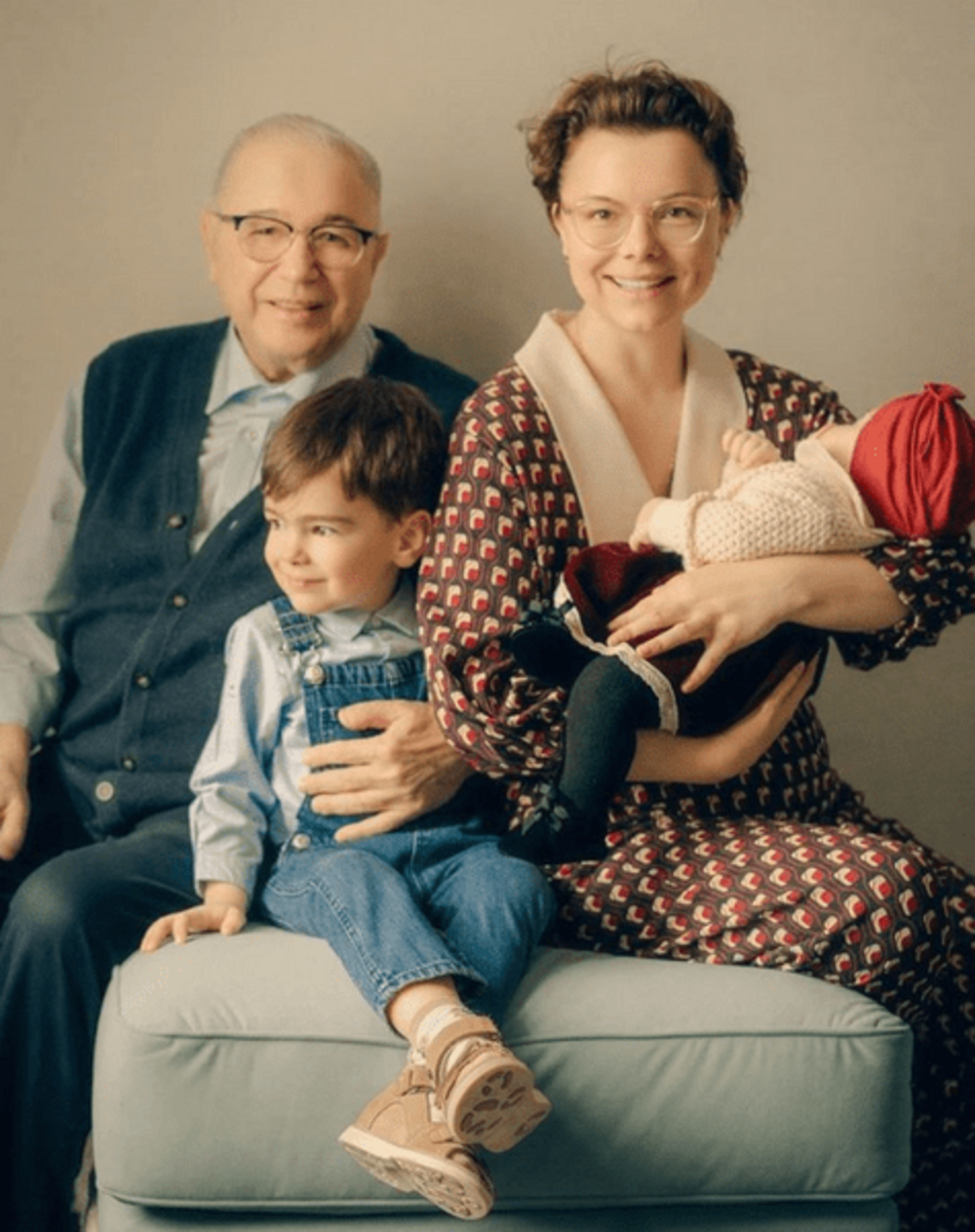 78-летний Евгений Петросян в третий раз стал отцом