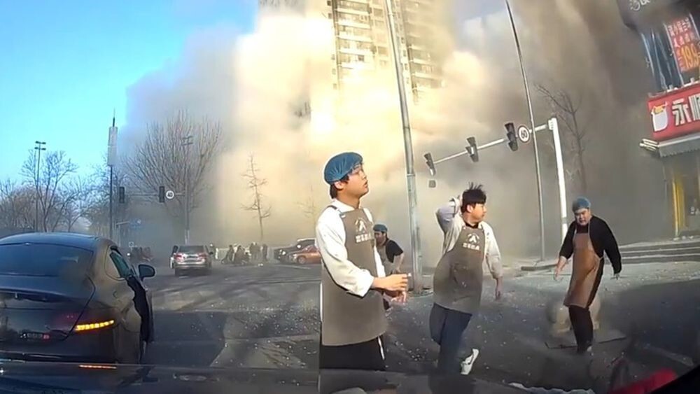 Взрыв в китайском ресторане попал на видео