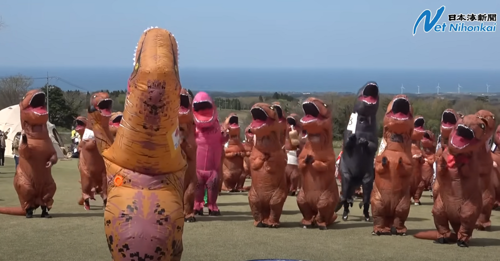 Почему в Японии лучше всего продаются костюмы динозавров