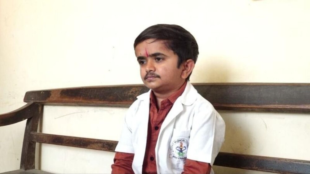 В Индии живёт самый низкорослый врач в мире